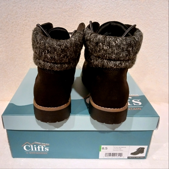 Cliffs by White Mountain - Picture 3 of 4